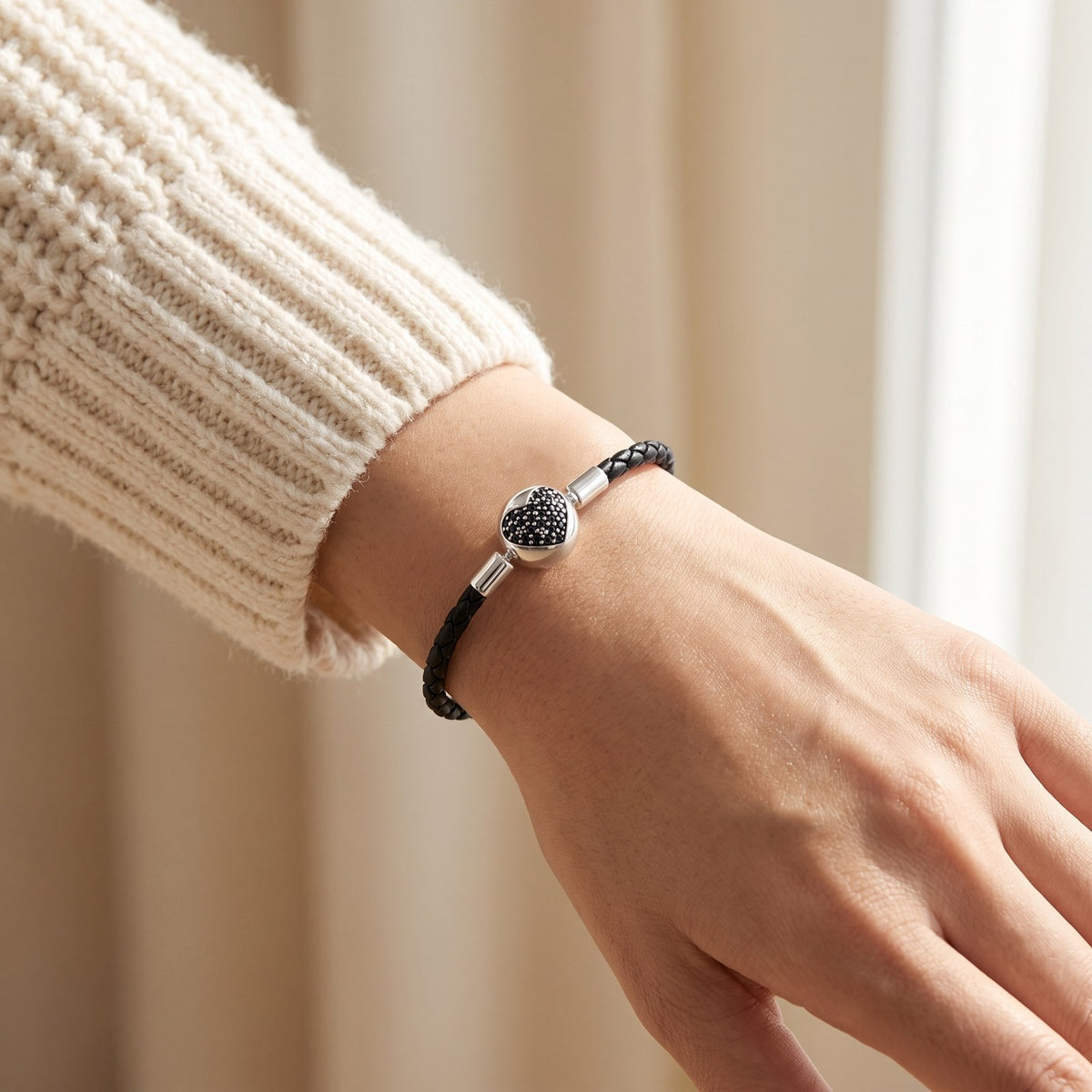 Black Leather Heart Clasp Bracelet, photo 3