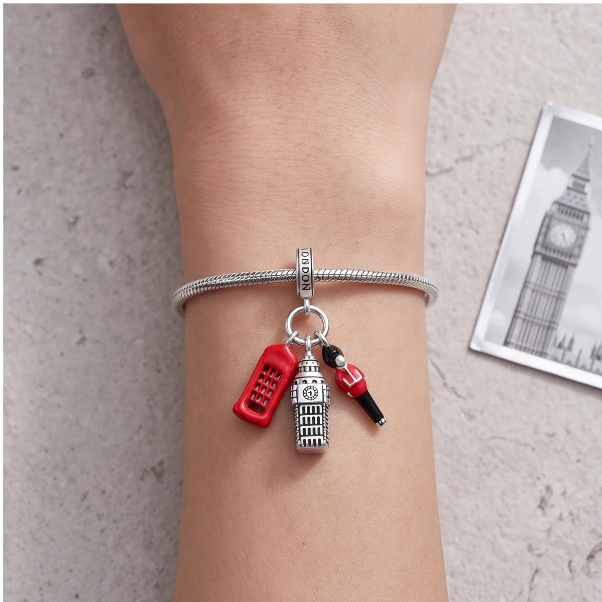 London Dangle Charm close-up on a bracelet